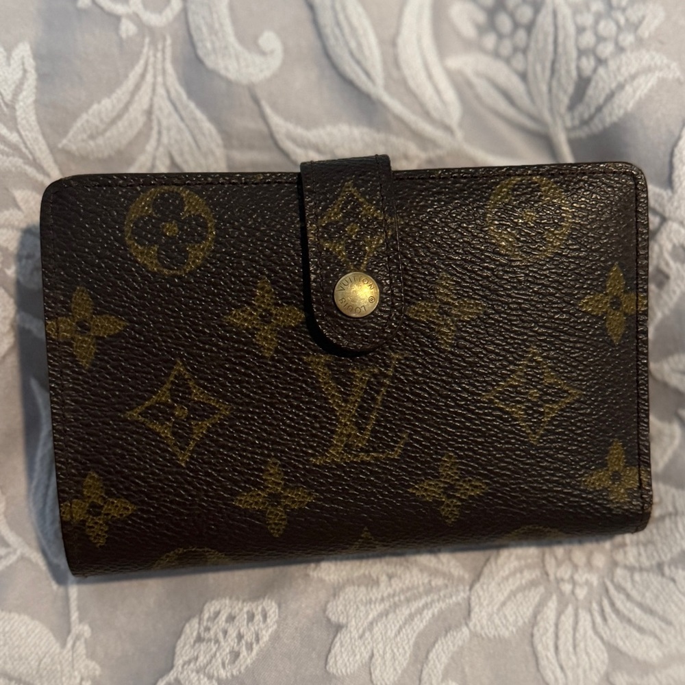 LOUIS VUITTON French kiss wallet